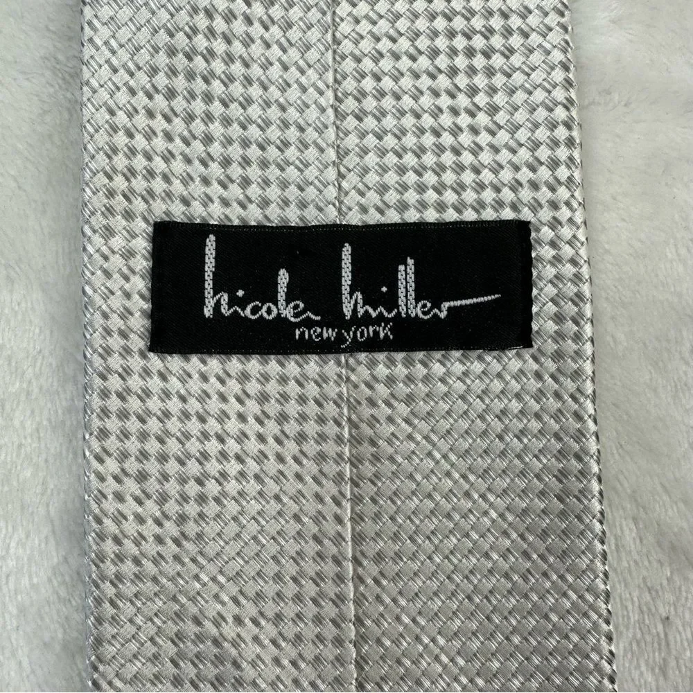 Nicole Miller silver woven silk tie‎